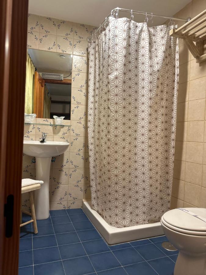 טולוקס Hostal Moon מראה חיצוני תמונה